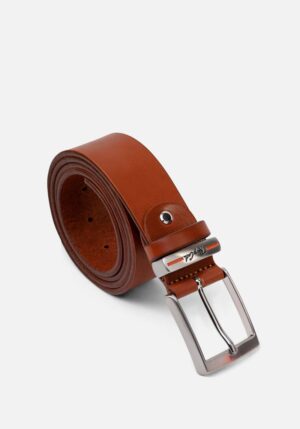 CORREA CON DETALLE DE LOGO GRABADO